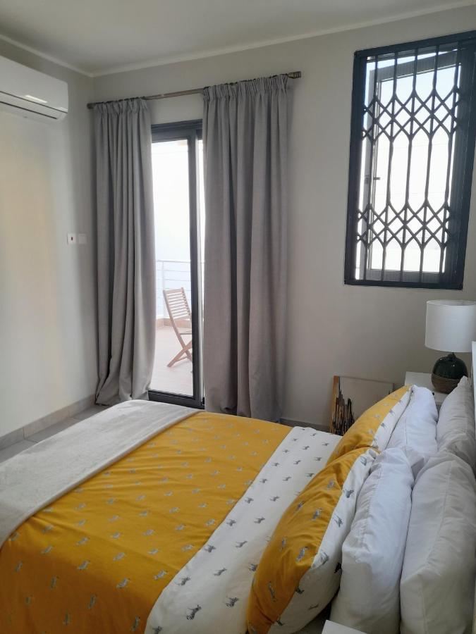 Beautiful Home - 2 Double Rooms Accra Exterior photo